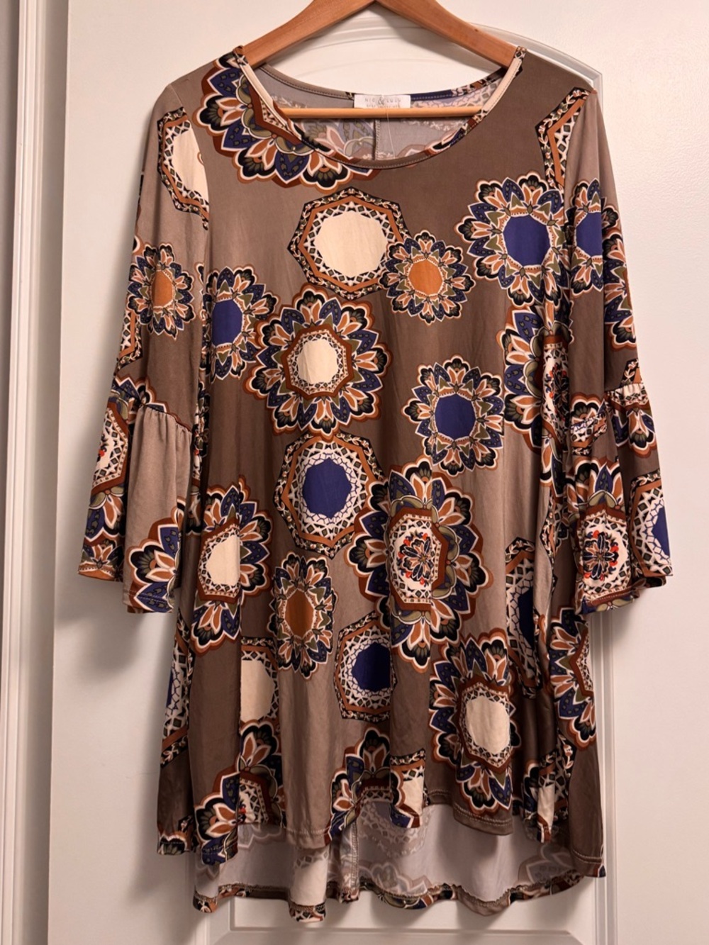 Women's Taupe Floral Medallion Tunic Top - Taupe